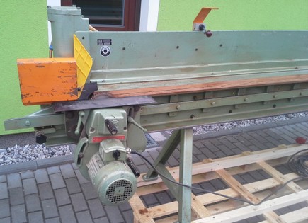 Pila na  dýhu SCHEER FM8